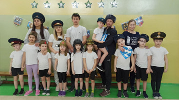 Спортивный праздник «Будем в армии служить» в МАДОУ детском саду «Надежда» Спортивный праздник «Будем в армии служить» в МАДОУ детском саду «Надежда».